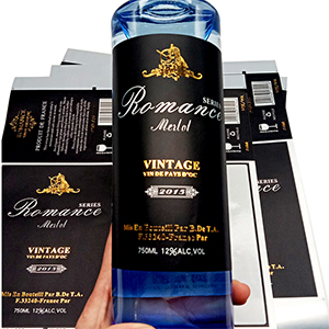 Roll self-adhesive customized label paper printing bronzed wine label bottle pasting red wine trademark self-adhesive transparent label customization
